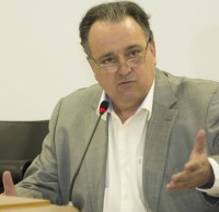 02/09/2015 - Henry denuncia volta de máfia de medicamentos