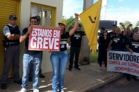 09/12/2015 - Após 44 dias, servidores decidem encerrar a greve do Detran-MT  Leia mais: https://www.jreporterdoaraguaia.com/products/a09-12-20156/
