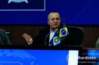 20/12/2015 - Taques afirma que só “bobó cheira-cheira” acredita que ele mandou prender Silval Barbosa  