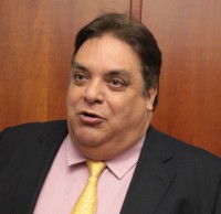 21/12/2015 - Fabris e Botelho saem de licença  