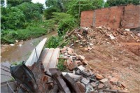 08/01/2016 - Chuvas causam alagamento em duas casas na capital; 6 mil famílias estão em áreas de risco