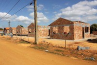 18/02/2016 - MPE aciona prefeitura de Luciara para garantir casas populares  