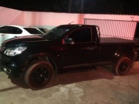 23/04/2016 - Água Boa - Usando uma faca ladrões roubam S10 e durante a fuga foram presos na BR 158 próximo a Matinha 