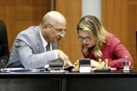 24/06/2016 - Deputados avaliam refazer votação da RGA, mas Janaina Riva mantém ação na Justiç 