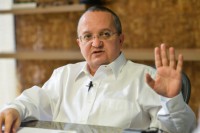 12/07/2016 - “Fui eleito para governar; não sou candidato a Miss Simpatia”