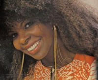 27/09/2016 - Morre a cantora Carmen Silva, aos 71 anos, de parada cardíaca  