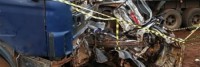 03/11/2016 - Acidente mata motorista e deixa picape irreconhecível na GO-174  