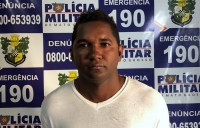 08/08/2018 - PM prende homem com droga, balança de precisão e dinheiro em Vila Rica