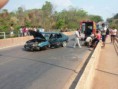 27/09/2015 - BR 158: Veículo bate em mureta de proteção na ponte do Rio das Mortes em Nova Xavantina 