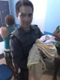 28/01/2017 - Um ato de heroísmo: Militar salva a vida de um bebê recém-nascido após ter obstrução de vias áreas 